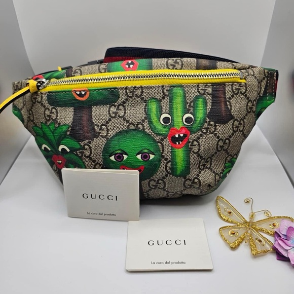 Gucci Mini Bag with Green and Yellow Accents - Picture 2 of 11
